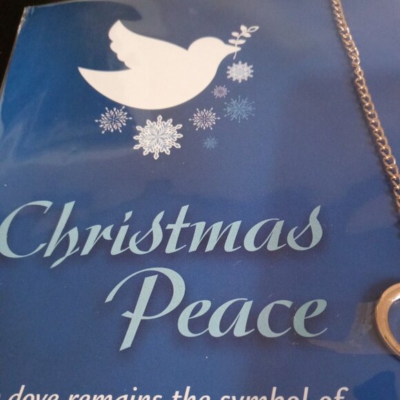 Christmas Peace Heart Dove Pendant Necklace Spirit of God Gold Tone 20" - Picture 5 of 7